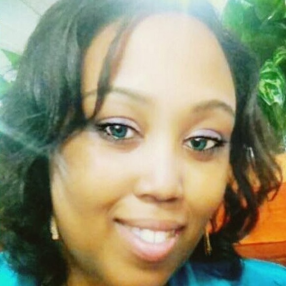 Meet your Posher, Gina - Picture 1 of 1